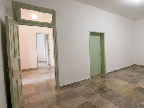 OPORTUNIDAD  PH a reciclar ZONA COMERCIAL 100m2