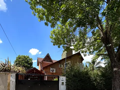 EXCELENTE CHALET EN VENTA - INMEJORABLE UBICACIÓN DE BELLA VISTA