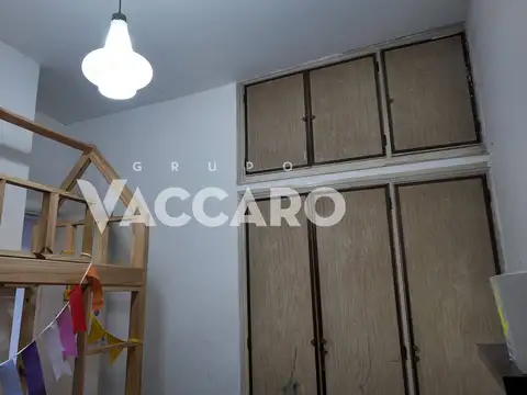 Casa en Alquiler con 2 cocheras