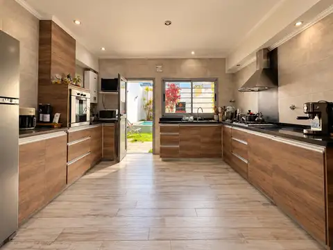 Depto Tipo Casa en Venta con 1 cocheras