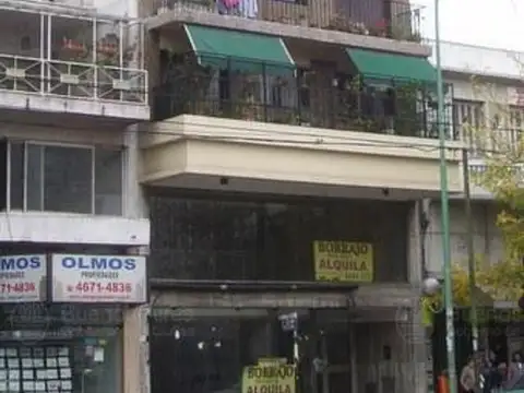 3 amb con balcon vista a la calle ,se entreg recien pintado