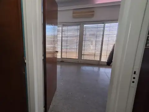 Depto Tipo Casa en Alquiler de 4 ambientes