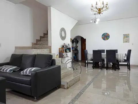 VENTA QUINTA 6 AMB GONZALEZ CATAN CON QUINCHO