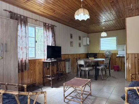Casa 9 ambientes con 3 baños
