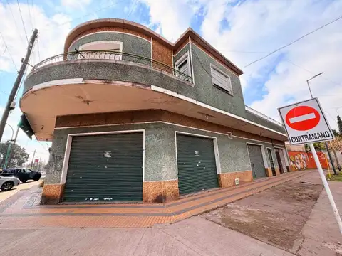 VENTA CASA 4 AMB LOCALES GARAGE 416 M2 F. VARELA
