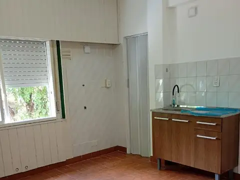 SE ALQUILA MONOAMBIEMTE ZONA CHILAVERT