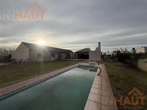 Casa en VENTA Barrio Privado La Falda