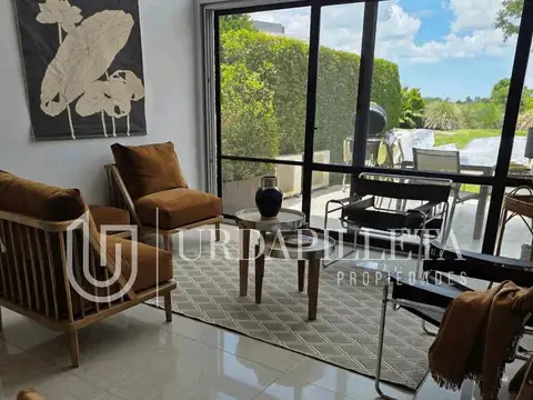 Duplex amueblado con jardin al golf
