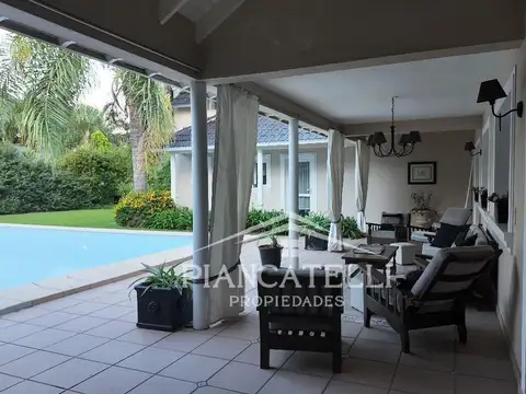 Casa con 5 dormitorios en Country San Diego