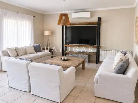 Casa 7 ambientes con 3 baños