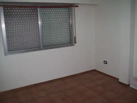 ¡Imperdible departamento de 2 ambientes con bajas expensas!