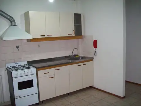 ¡Imperdible departamento de 2 ambientes con bajas expensas!