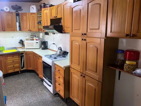 Casa 4 ambientes con 1 baño