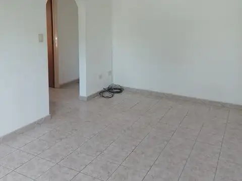 Departamento en Alquiler en Monte Grande, $ 600.000