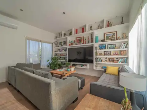 Casa 4 ambientes con 3 baños
