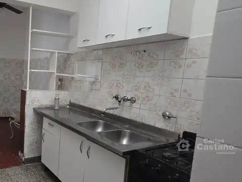 Depto. 3 Amb. en PB, sin Expensas a 2/c de Av. Maipú