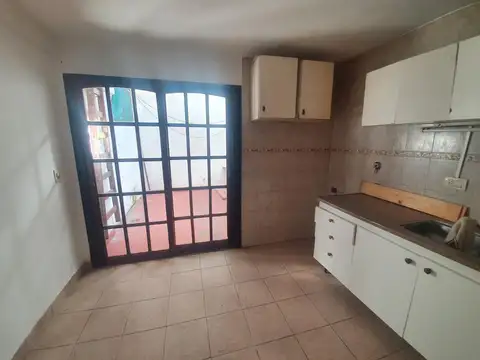 Depto Tipo Casa en Alquiler en Villa Libertad, $ 730.000