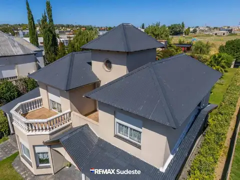 Casa en Venta en Bahia Blanca, USD 420.000