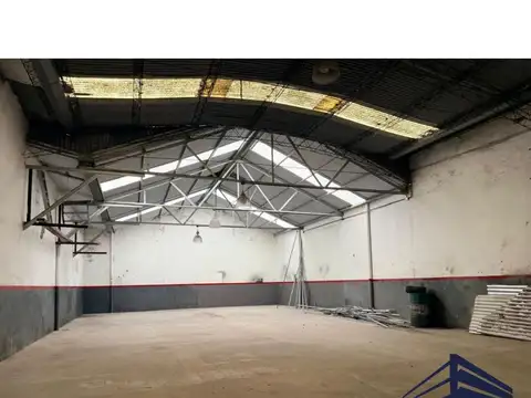 Galpon en Venta 10  mts Frente