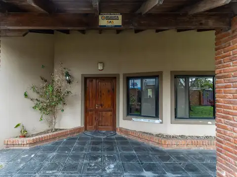Casa 5 ambientes con 3 baños