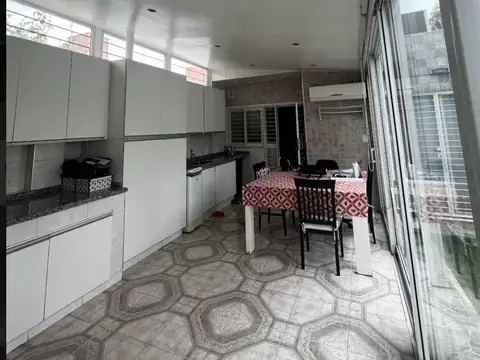 Casa en Venta en Jardin Espinosa, USD 147.000
