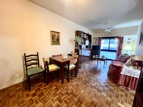 Martínez: Excelente Departamento de 2 Amb, con Vista Al Norte. Impecable estado. Entre Av y Vias