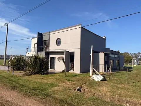 CASA DE 7 AMBIENTE EN VENTA SAN MIGUEL DEL MONTE