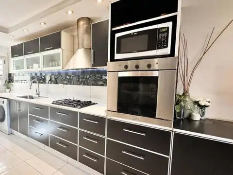 Casa en Venta en Villa del Parque, USD 249.000