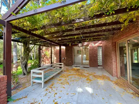 Casa en Venta en Carilo, USD 390.000