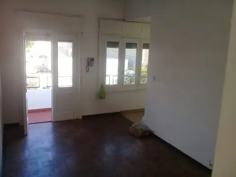 Depto Tipo Casa en Alquiler de 2 dormitorios