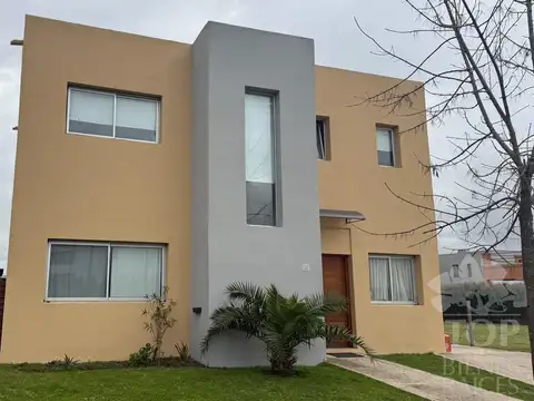 Casa en venta en Vila Marina I, Villanueva