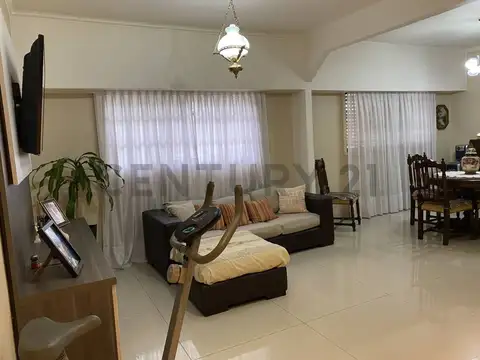 Avenida Combatientes De Malvinas 3600, Piso 0