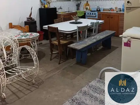 Casa 2 ambientes con 1 baño