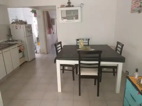 DEPARTAMENTO 2 AMB A UNA CUADRA DEL MAR. 1 PISO POR ESCALERA