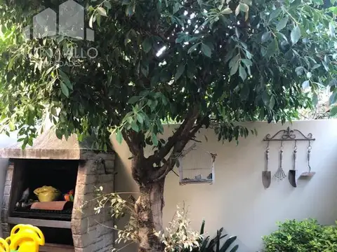 Depto Tipo Casa en Venta con 1 cocheras