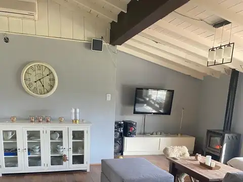 Excelente casa con 1300m2 de terreno en Don Torcuato!