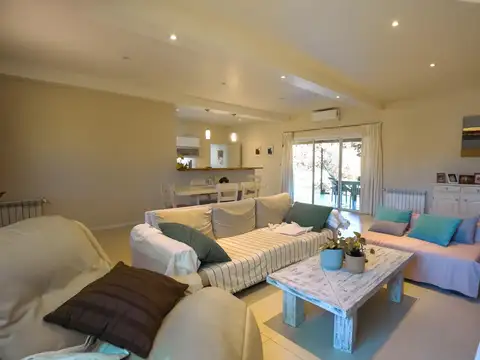 Casa de 4 ambientes en venta en barrio cerrado lomas de san francisco open door con piscina