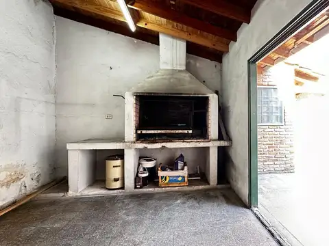 Depto Tipo Casa en Venta en Pompeya, USD 98.000