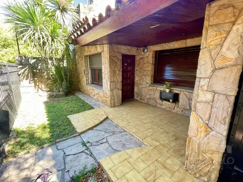Venta Casa 4 Ambientes Apto Credito en Castelar Norte