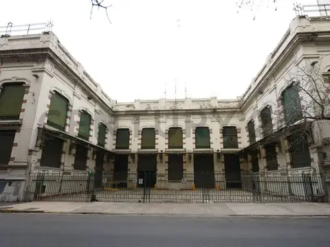 Imponente nave  en venta – Depósito, oficinas y cocheras ZONA UADE