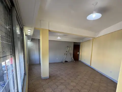 Oficina en Alquiler en José Clemente Paz, $ 450.000