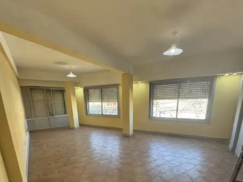 OFICINA EN ALQUILER EN EL CENTRO COMERCIAL DE JOSE C PAZ