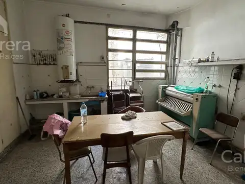 Venta de casa multifuncional en La Plata