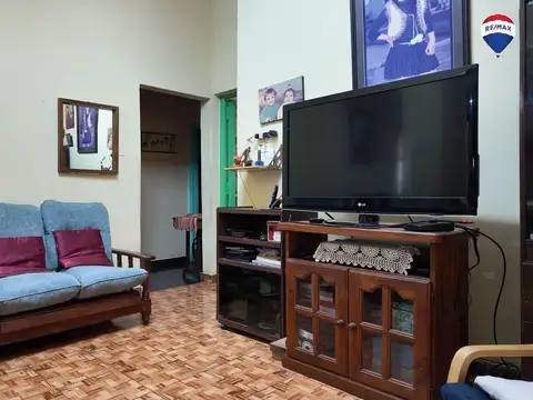 CASA 4 AMB EN VENTA EN GERLI LOCAL PATIO PARRILLA.