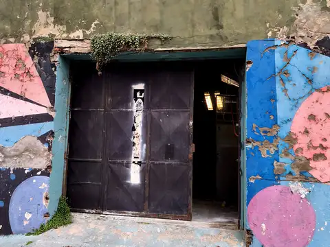 DEPÓSITO / GALPÓN EN ALQUILER – APROX. 100 m² ESTANISLAO ZEBALLOS 721 – AVELLANEDA