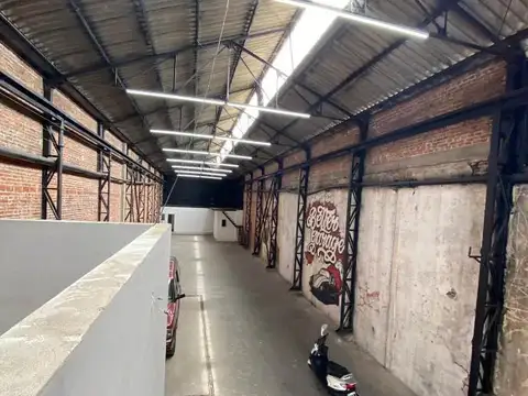 EXCELENTE GALPÓN EN VENTA EN QUILMES OESTE.