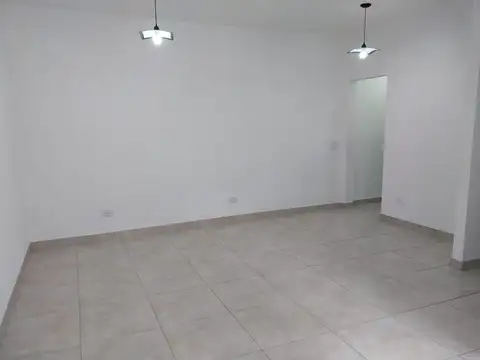 Depto Tipo Casa en Alquiler en Tablada, $ 650.000