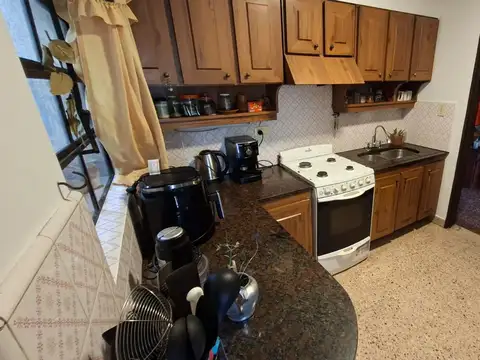 Casa 4 ambientes con 1 baño