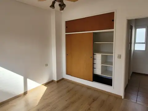 Departamento en Alquiler en Villa Ballester, $ 650.000