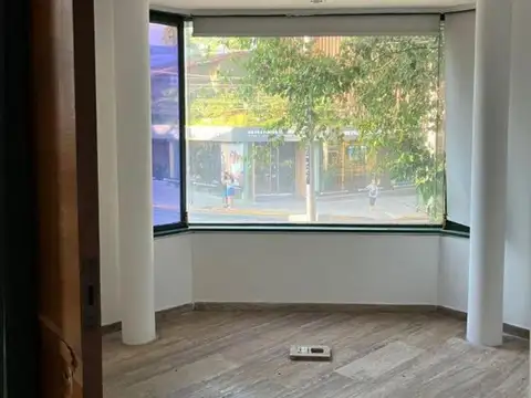 Oficina 5 ambientes con 3 baños